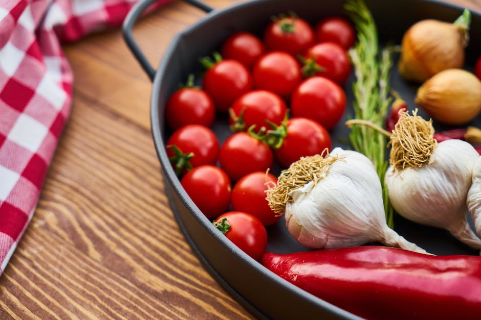 Tomaten im Gewächshaus aussäen - wann ist der beste Zeitpunkt?